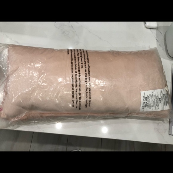 Pillows - Picture 5 of 16